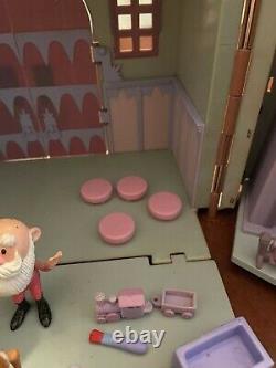 Rudolph and The Island of Misfit Toys Santa's Castle Play and Display Set