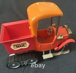 SANTA IS CLAUS COMING TO TOWN 2004 Memory Lane Mail Truck WithKringle & Mail Bags