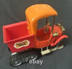SANTA IS CLAUS COMING TO TOWN 2004 Memory Lane Mail Truck WithKringle & Mail Bags