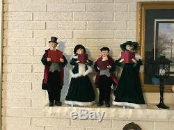 SET of 4 Christmas CAROLERS 18 Raz Imports 3900784