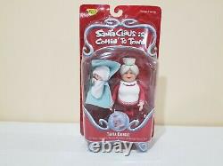 Santa Claus Is Coming To Town Memory Lane Nib (9) Figurines