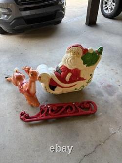 Santa Claus Sleigh with Reindeer Christmas Decoration Set Grand Ventures