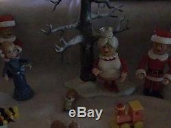 Santa Claus is Comin to Town Figures Memory Lane Winters Reform & More 2004