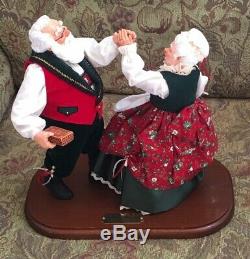 Simpich Character Doll Oh Be Joyful Dancing Santa & Mrs. Clause. 824/2500