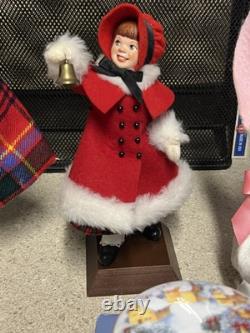 Simpich Muff Lady Carolers 1985 Red Character Dolls Christmas Collectors Vintage