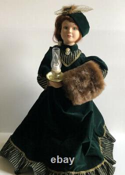 TRADITIONS ANIMATED VICTORIAN COUPLE Christmas Animated Moving Figures Tested