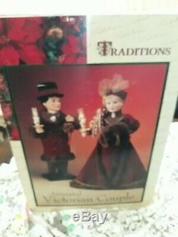 TRADITIONS ANIMATED VICTORIAN COUPLE Holiday Animated Moving 26 Figures