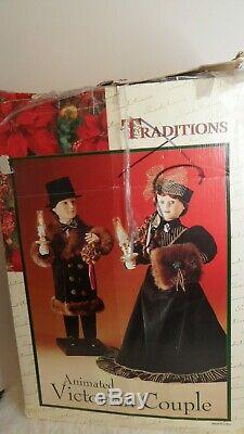 Traditions Animated 26 Victorian Couple
