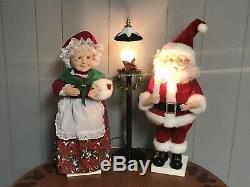 Trim A Home Animated Lighted TELCO Motion-ettes Mr & Mrs Claus With Lamppost