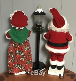 Trim A Home Animated Lighted TELCO Motion-ettes Mr & Mrs Claus With Lamppost