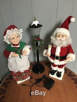 Trim A Home Animated Lighted TELCO Motion-ettes Mr & Mrs Claus With Lamppost