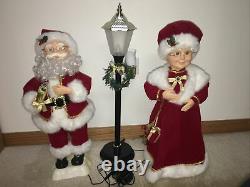 Trim A Home Animated Mr. & Mrs. Claus & Light Post Lighted Motion Adapter Used