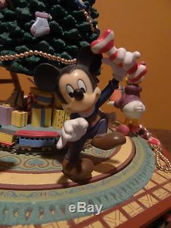 VIDEO Enesco Disney Christmas Jamboree Animated Music Mickey Minnie Donald Goofy