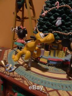 VIDEO Enesco Disney Christmas Jamboree Animated Music Mickey Minnie Donald Goofy