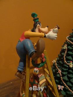 VIDEO Enesco Disney Christmas Jamboree Animated Music Mickey Minnie Donald Goofy