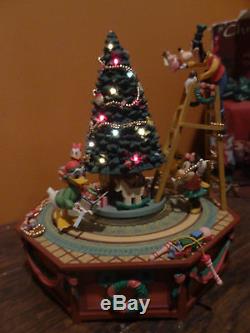 VIDEO Enesco Disney Christmas Jamboree Animated Music Mickey Minnie Donald Goofy