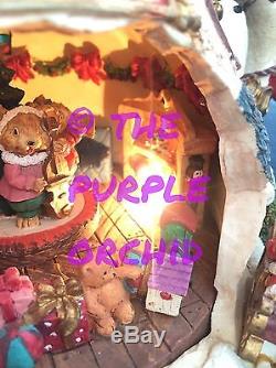 VIDEO! Moving Musical Light Up Christmas Teapot music box mouse mice figurine