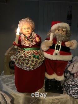 VINTAGE CHRISTMAS Electric ANIMATED with LIGHTED CANDLES MR & MRS SANTA CLAUS