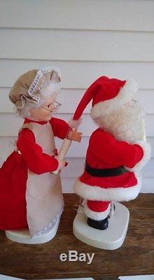 VINTAGE CHRISTMAS Electric ANIMATED with LIGHTED CANDLES MR & MRS SANTA CLAUS