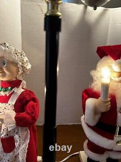 VTG 1992 Motionettes of Christmas Animated Santa & Mrs Claus LAMP POST Set Boxed