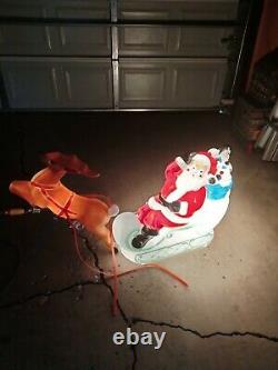 Vintage 1977 Carolina Enterprises Blow Mold Santa Sleigh Reindeer Red Straps
