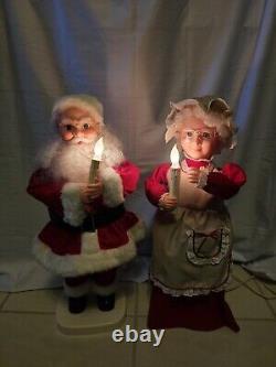 Vintage 1990's Rennoc Motionettes 24 Santa Claus & Mrs Claus Working Christmas