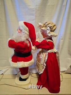 Vintage 1990's Rennoc Motionettes 24 Santa Claus & Mrs Claus Working Christmas