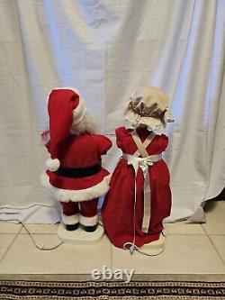 Vintage 1990's Rennoc Motionettes 24 Santa Claus & Mrs Claus Working Christmas