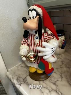 Vintage 1997 Santas Best Goofy animated motionette RARE Christmas Decor