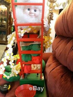 Vintage Animated Elf Ladder Trimming Tree Christmas Strand of Popcorn