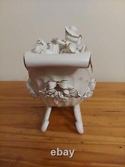 Vintage Grandeur Noel Porcelain Santa With Sleigh White With Gold Trim Large Set