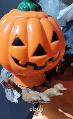 Vintage Motionettes Witch Lighted Pumpkin 1987 Telco Retro Moving Halloween