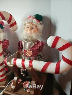 Vintage Pair of 2 1994 Santa's Best Mechanical Animated Elfs Building Candy Cane