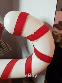 Vintage Pair of 2 1994 Santa's Best Mechanical Animated Elfs Building Candy Cane