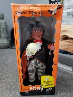 Vintage Renoc Halloween Motion Animated Spooky Skull Lights Up Vampire Figure