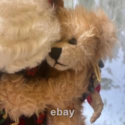 Vintage Signed Lynn Haney Big Bear Hugs Santa Figurine 2000 Gift Christmas 17