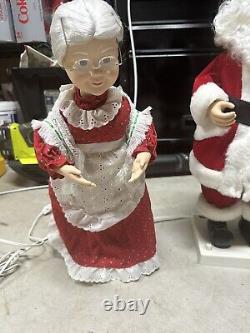 Vintage Telco The Original Motion-ettes of Christmas Santa, Mrs. Claus EUC