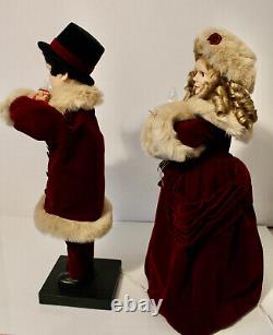 Vtg Animated Christmas Carolers Victorian Couple With Lighted Candlestick 27
