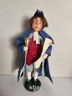 Vtg Byers Choice Christmas Carolers Williamsburg 2002 Man Town Crier Bell Paper