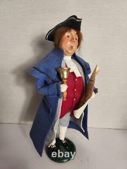 Vtg Byers Choice Christmas Carolers Williamsburg 2002 Man Town Crier Bell Paper