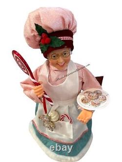 Windy Hill Collection Set 2 Baking Santa & Mrs. Claus Christmas Kitchen Pastel